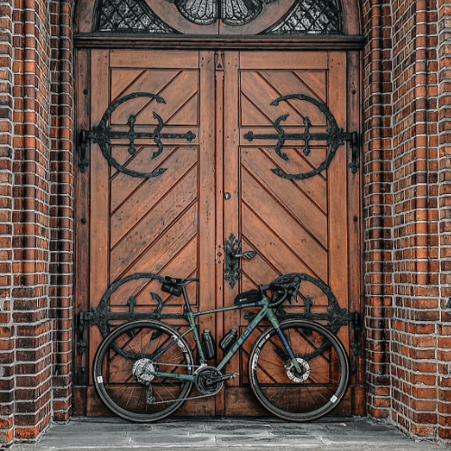 Door Hunt V